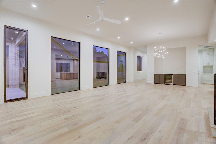 Spacious, unfurnished interior of a new home in , Houston (Image 25).