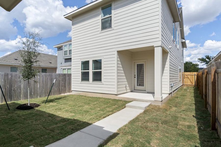 Representative exterior details of a home built from the Oak by Pacesetter Homes in Blanco Vista, San Marcos (Image 26).