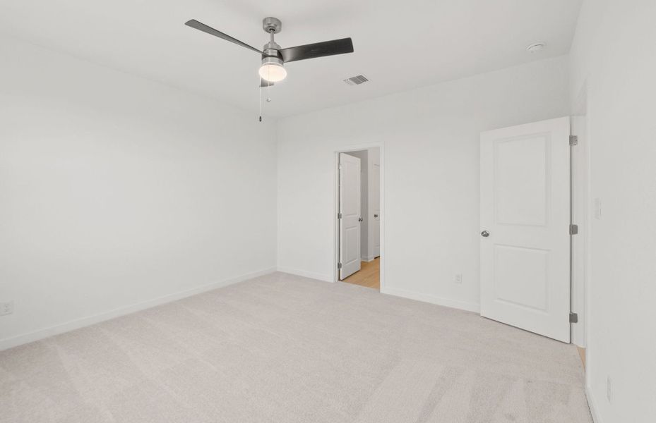 Spacious, unfurnished interior of a new home in Larson Crossing, Elgin (Image 13).