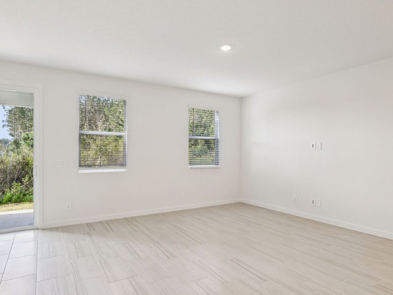 Spacious, unfurnished interior of a new home in Parkside at Shearwater, St. Augustine (Image 7).