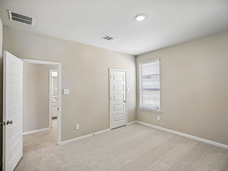 Spacious, unfurnished interior of a new home in Massey Oaks - Estate Series, Pearland (Image 18). Spacious, unfurnished interior of a new home in Massey Oaks - Estate Series, Pearland (Image 18).