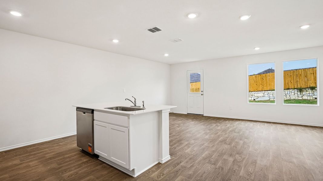 Spacious, unfurnished interior of a new home in Talavera, Kyle (Image 17).