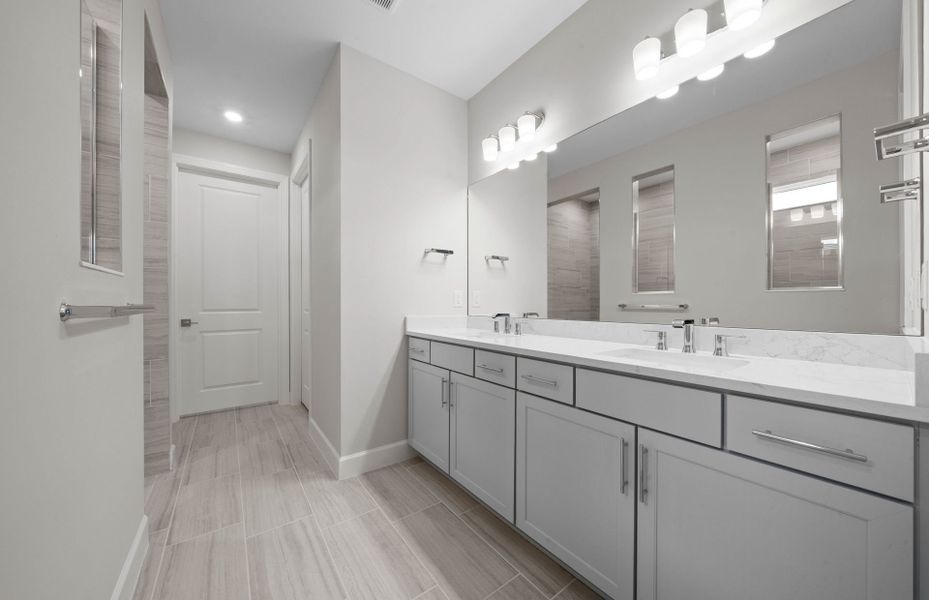 Furnished interior view inside a new home in Del Webb Oak Creek, North Fort Myers (Image 11).