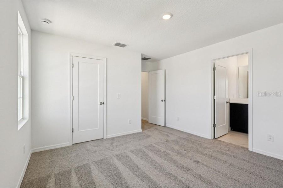Spacious, unfurnished interior of a new home in Northlake Traditional, Winter Garden (Image 24). Spacious, unfurnished interior of a new home in Northlake Traditional, Winter Garden (Image 24).