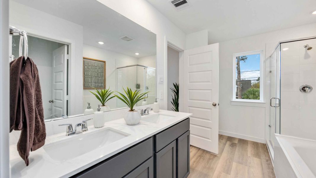 Furnished interior view inside a new home in Mansfield Park, Houston (Image 10).