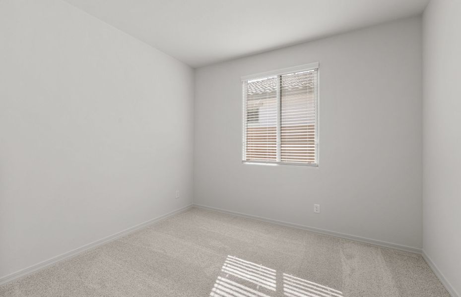 Spacious, unfurnished interior of a new home in Alamar, Avondale (Image 23).