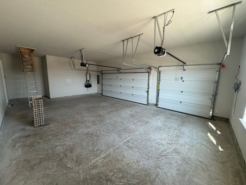 Spacious, unfurnished interior of a new home in Creekview Addition, Van Alstyne (Image 19).