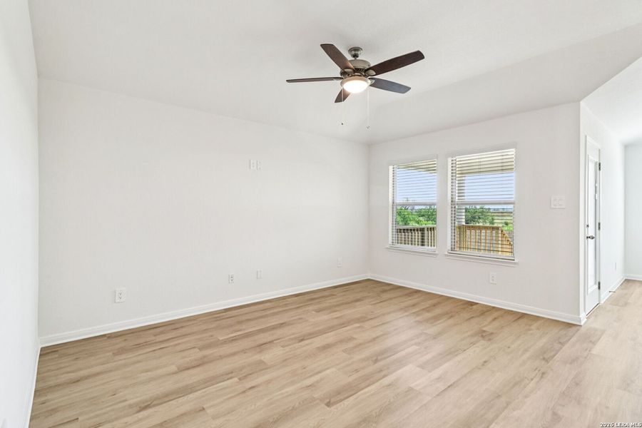 Spacious, unfurnished interior of a new home in Catalina, Converse (Image 32).