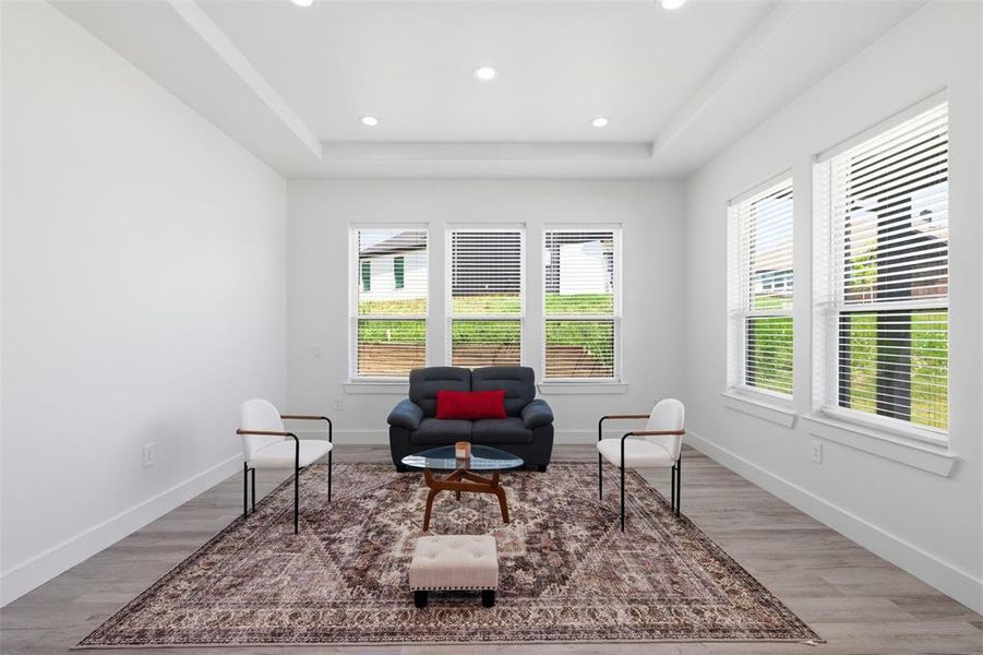 Furnished interior view inside a new home in , Ovilla (Image 9).