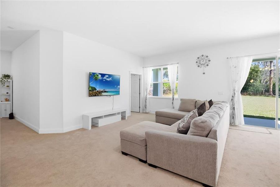Furnished interior view inside a new home in Blue Diamond , Orlando (Image 37).