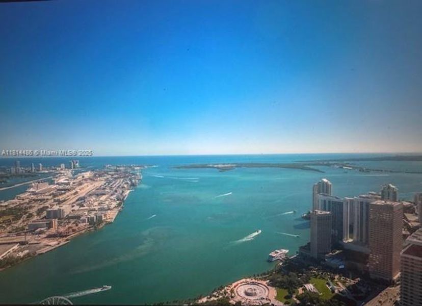 Image 17 of a home in Waldorf Astoria Residences Miami.