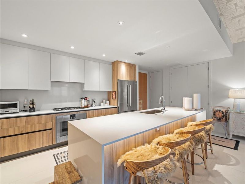 Furnished interior view inside a new home in , Clearwater (Image 31).