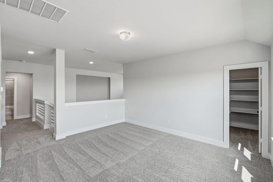 Spacious, unfurnished interior of a new home in Alsatian Oaks, Castroville (Image 44).