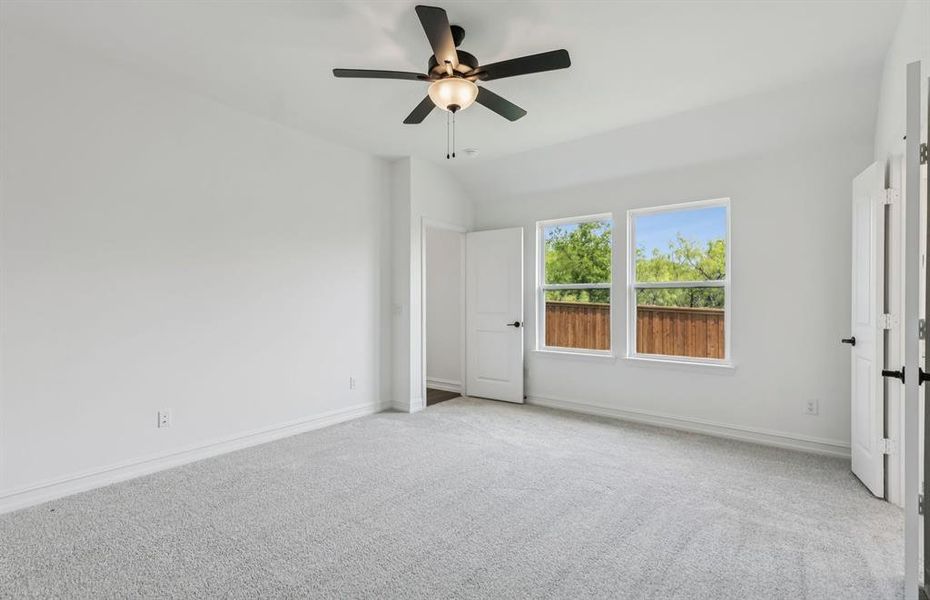 Spacious owner's suite bathed in natural light *Model representation Spacious owner's suite bathed in natural light *Model representation