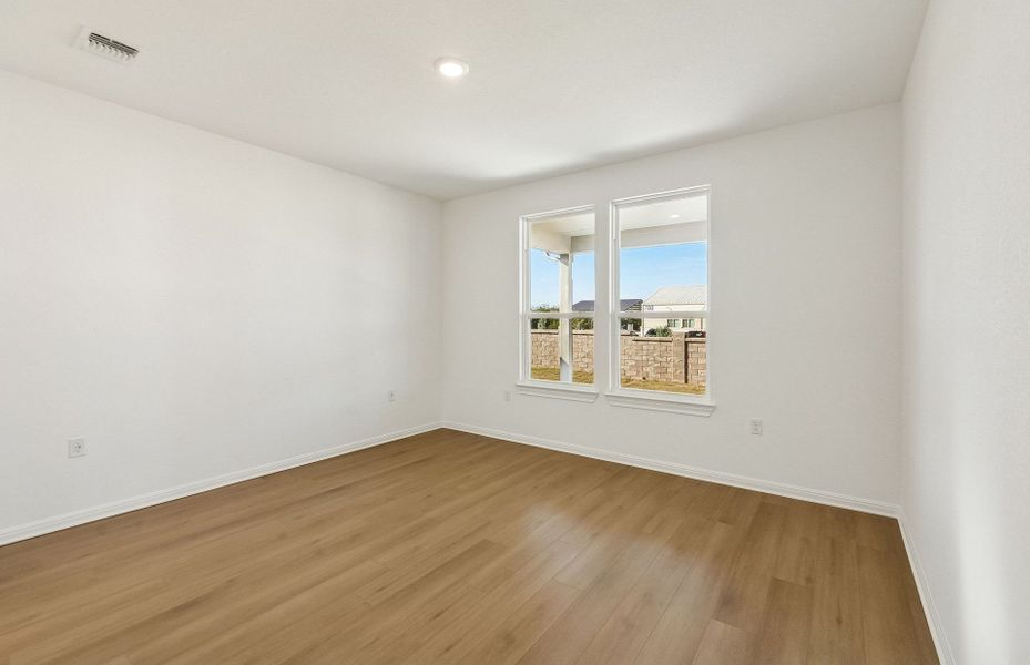 Spacious, unfurnished interior of a new home in Sun City Texas, Georgetown (Image 35).