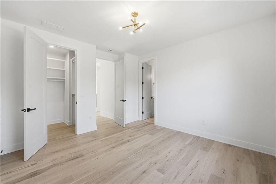 Spacious, unfurnished interior of a new home in , Monroe (Image 37).
