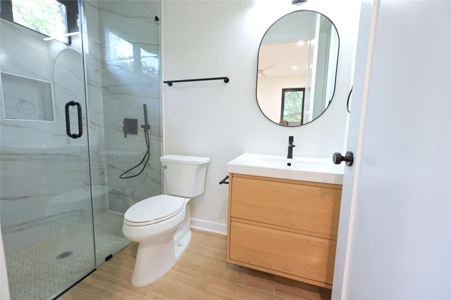 Full bath with access from bedroom and living area