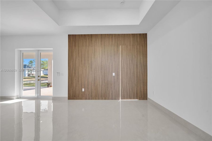 Spacious, unfurnished interior of a new home in , Lehigh Acres (Image 24).
