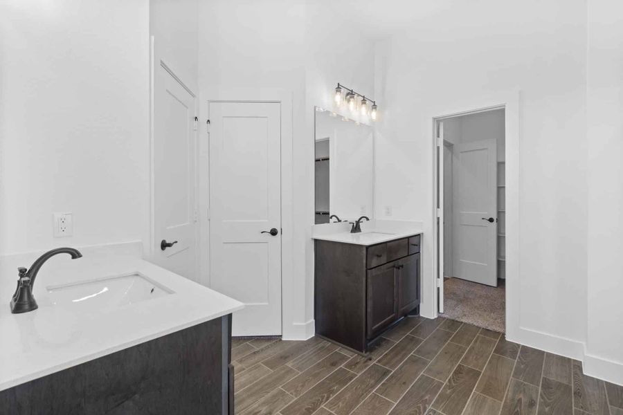 Furnished interior view inside a new home in Mulberry Farms, Santa Fe (Image 32).