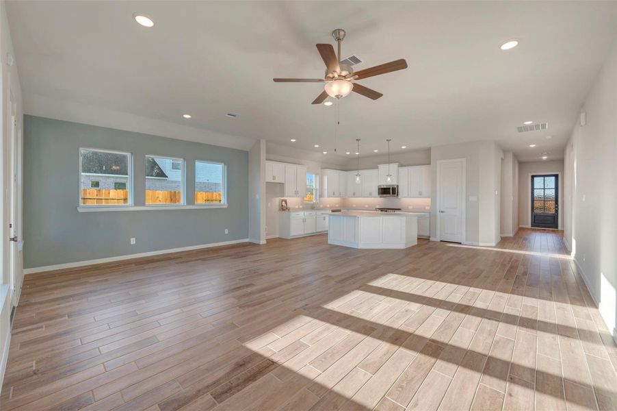 Spacious, unfurnished interior of a new home in The Grand Prairie 50’, Hockley (Image 21).