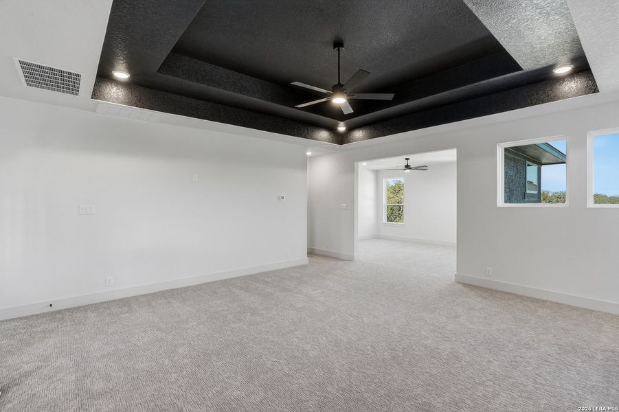 Spacious, unfurnished interior of a new home in Heimer Estates at Garden Ridge, San Antonio (Image 49).