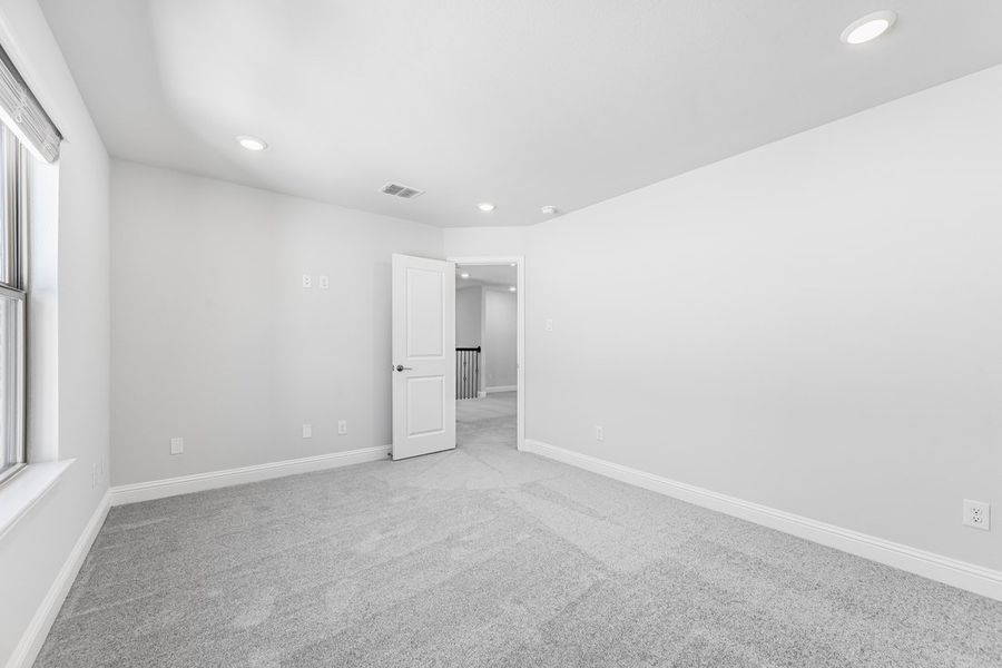 Spacious, unfurnished interior of a new home in South Oak 50s, Oak Point (Image 40). Spacious, unfurnished interior of a new home in South Oak 50s, Oak Point (Image 40).