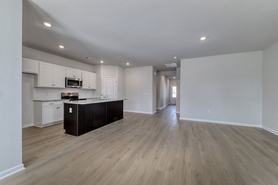 Spacious, unfurnished interior of a new home in Jordan Grove, Conway (Image 17).