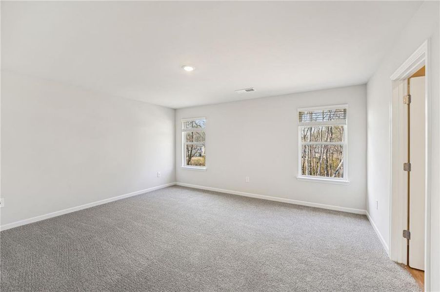 Spacious, unfurnished interior of a new home in Westmont Preserve, Powder Springs (Image 43).