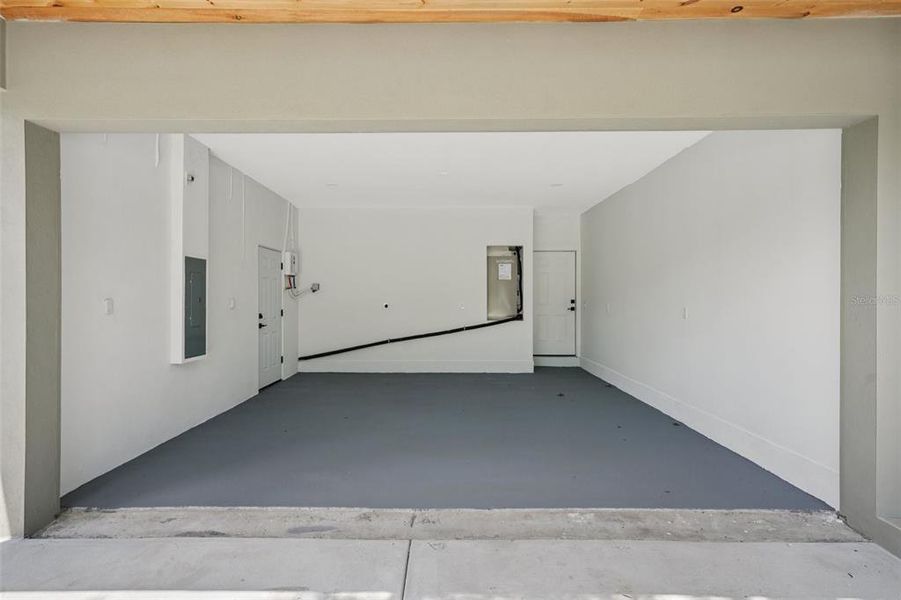 Spacious, unfurnished interior of a new home in , Largo (Image 20).