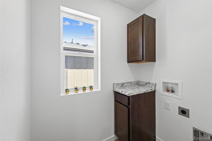 Spacious, unfurnished interior of a new home in , Colorado Springs (Image 20).