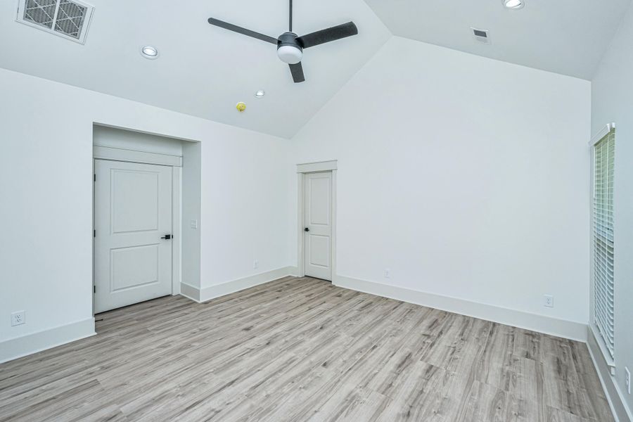 Spacious, unfurnished interior of a new home in , Hanahan (Image 30).