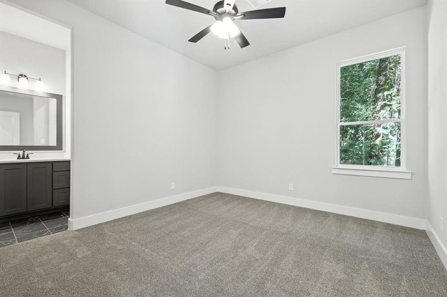 Spacious, unfurnished interior of a new home in , Waxahachie (Image 24).