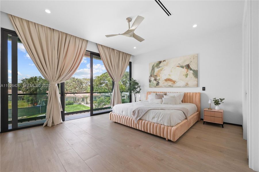 Furnished interior view inside a new home in , Fort Lauderdale (Image 8).