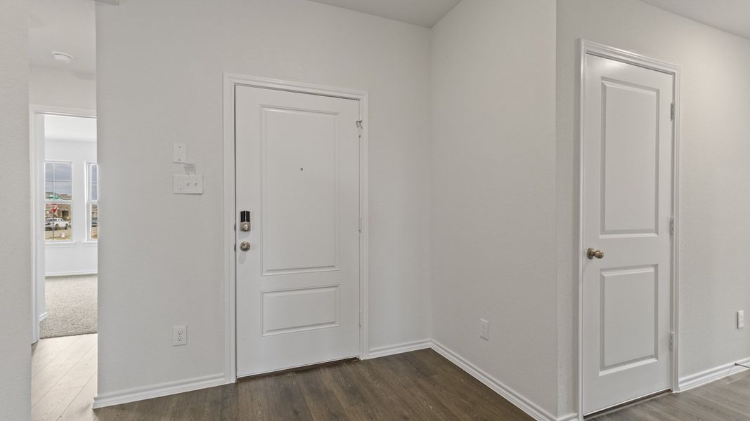 Spacious, unfurnished interior of a new home in Creeks at Burnett Trail, Canton (Image 21).
