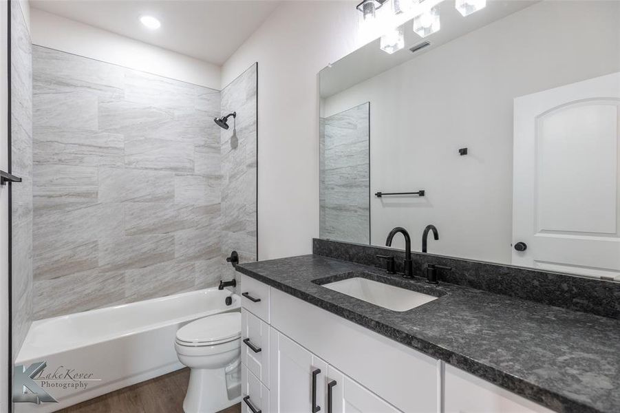 Furnished interior view inside a new home in , Abilene (Image 10).