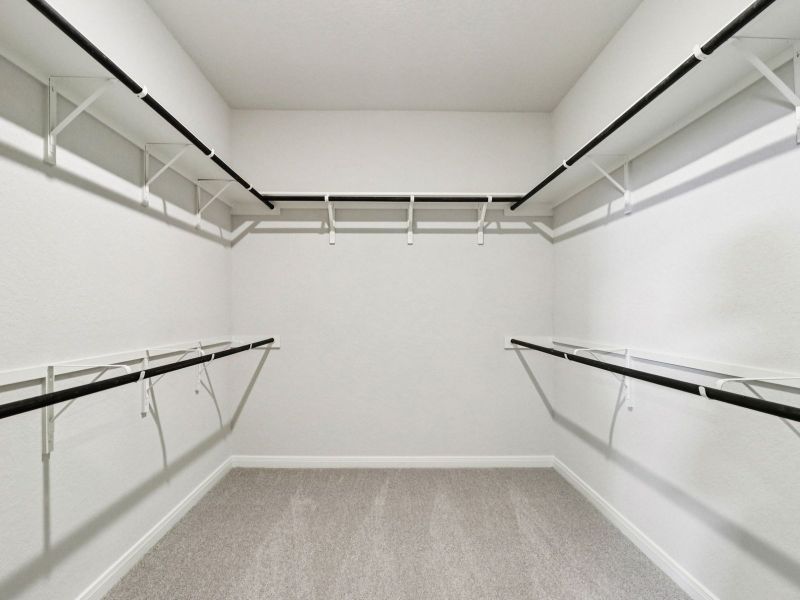 Spacious, unfurnished interior of a new home in Estancia Ranch - Classic Series, San Antonio (Image 11).