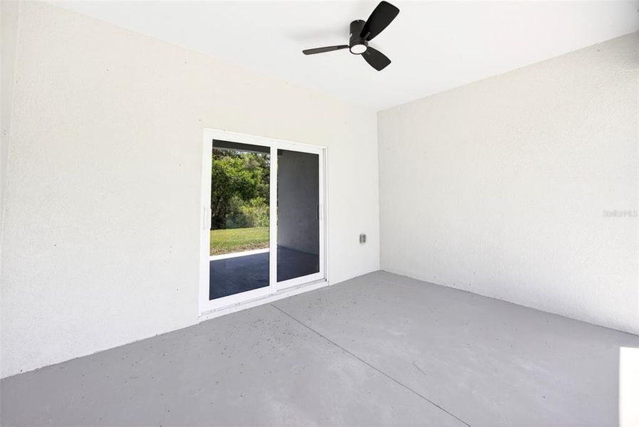 Spacious, unfurnished interior of a new home in , Port Charlotte (Image 28).