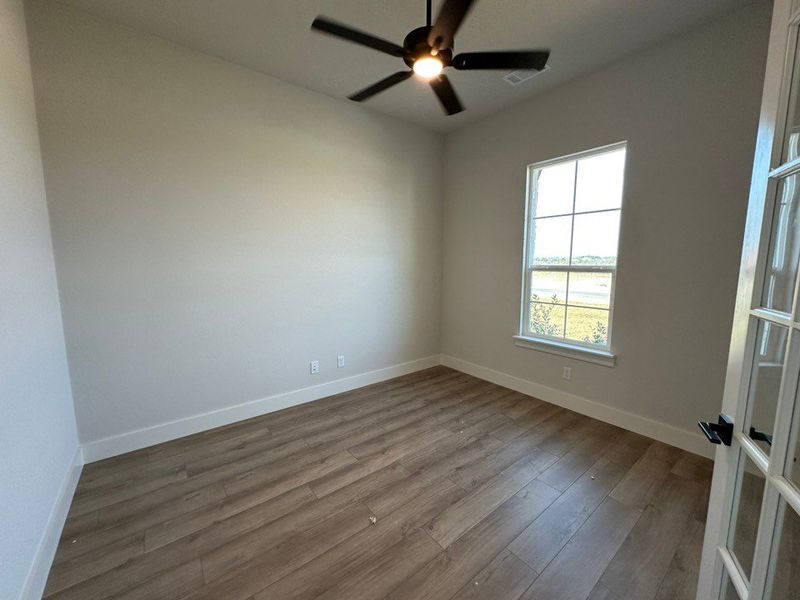 Spacious, unfurnished interior of a new home in Eagle Ridge Estates, Weatherford (Image 9).