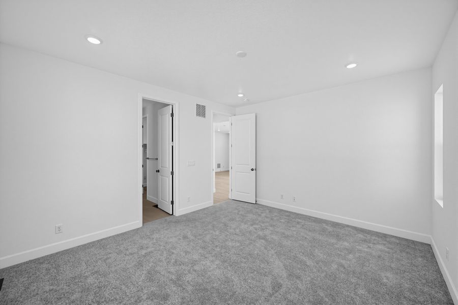 Spacious, unfurnished interior of a new home in Trailstone, Arvada (Image 19). Spacious, unfurnished interior of a new home in Trailstone, Arvada (Image 19).