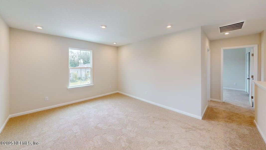 Spacious, unfurnished interior of a new home in Sandridge Hills, Green Cove Springs (Image 10).