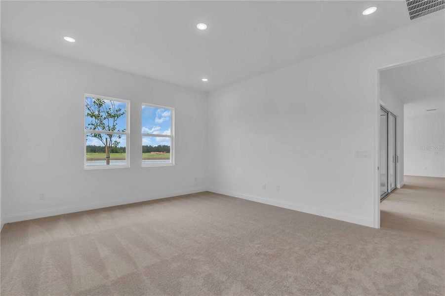 Spacious, unfurnished interior of a new home in Tamarack at Two Rivers, Zephyrhills (Image 21).