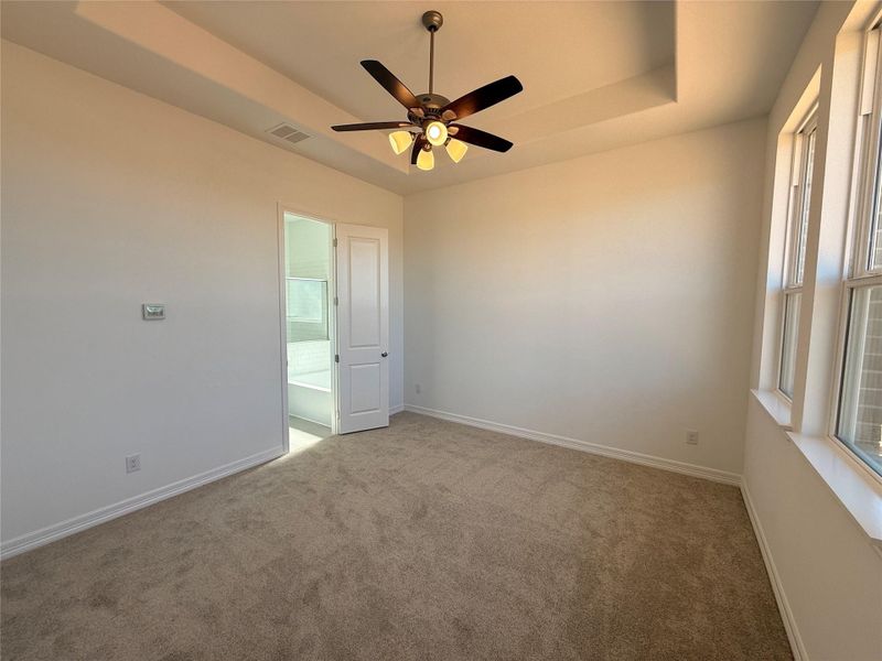 Spacious, unfurnished interior of a new home in Wildrye, Waller (Image 7).