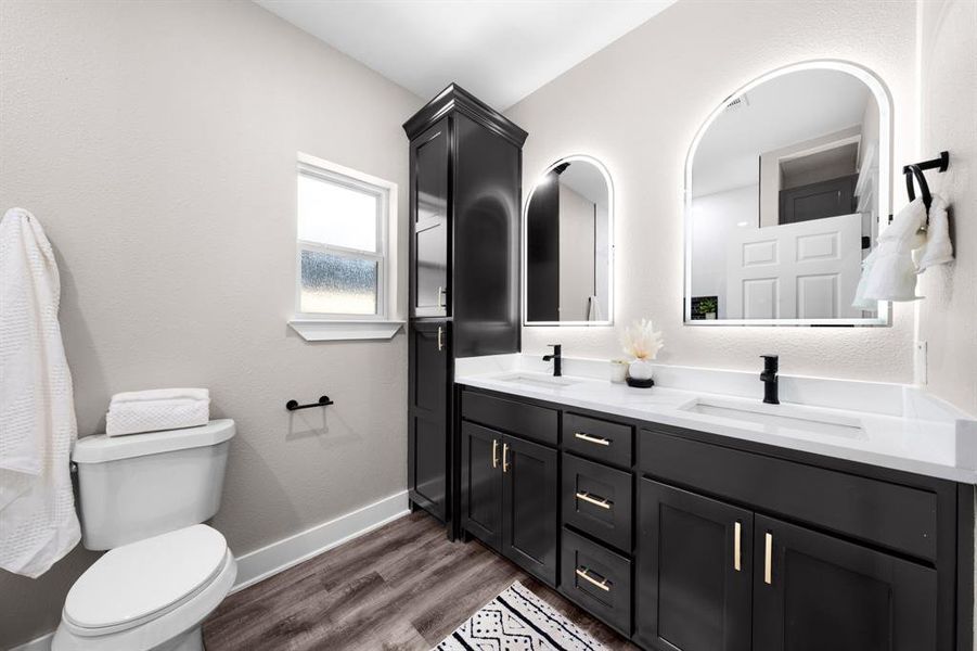 Furnished interior view inside a new home in , Sulphur Springs (Image 12).