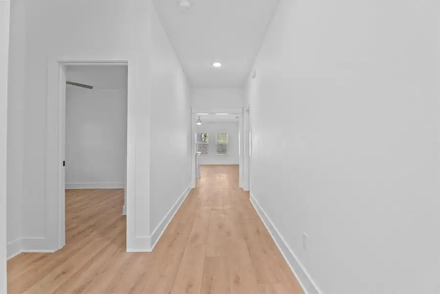 Spacious, unfurnished interior of a new home in , Tyler (Image 7).