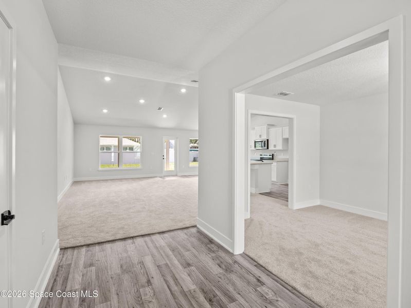 Spacious, unfurnished interior of a new home in Palm Bay, Palm Bay (Image 10).