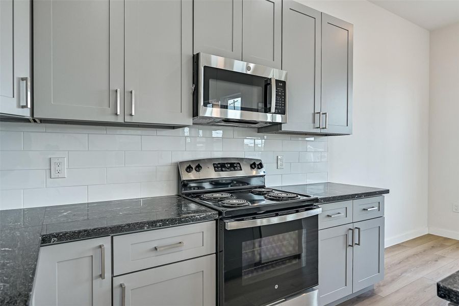 Furnished interior view inside a new home in , Galveston (Image 8).