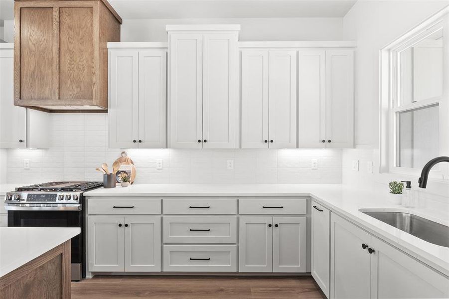 Furnished interior view inside a new home in , Temple (Image 31).