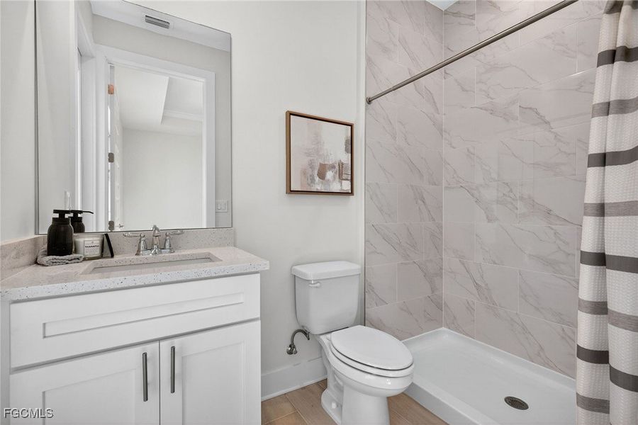 Furnished interior view inside a new home in Cape Coral, Cape Coral (Image 32).