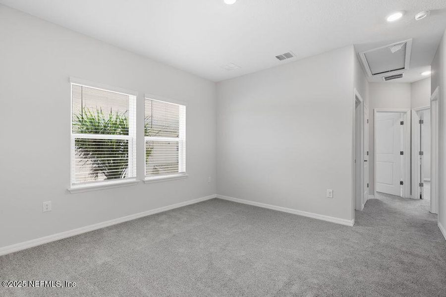 Spacious, unfurnished interior of a new home in , St. Augustine (Image 15).