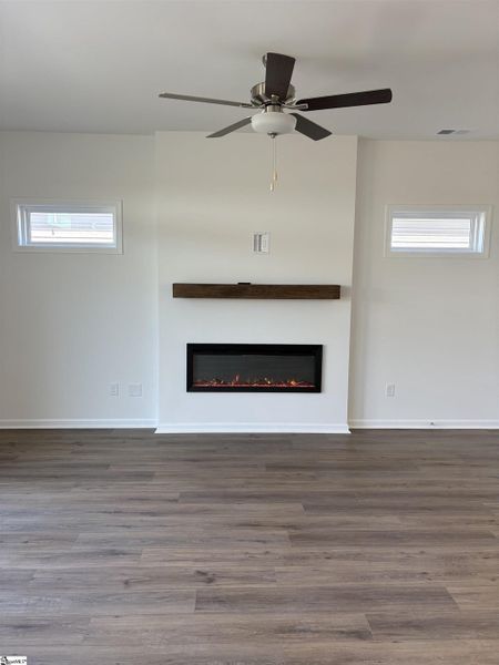 Spacious, unfurnished interior of a new home in Hazelwood, Boiling Springs (Image 11).